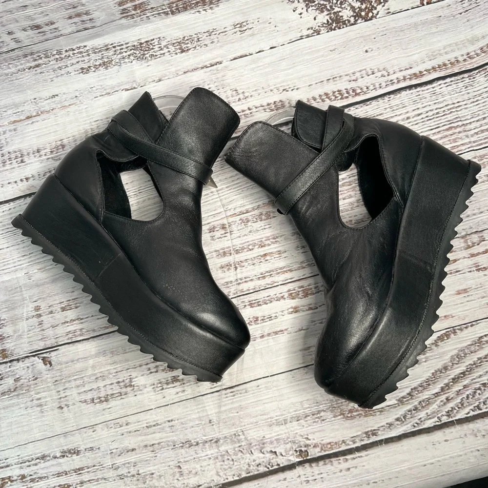Unif Womens 5 Black Platform Studded Spike Shoes Cut Out  100% Leather Goth Punk